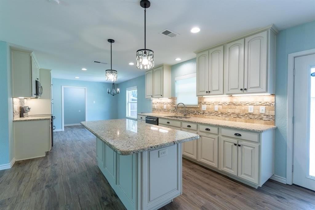 4609 Madella St - Photo 4 of 15