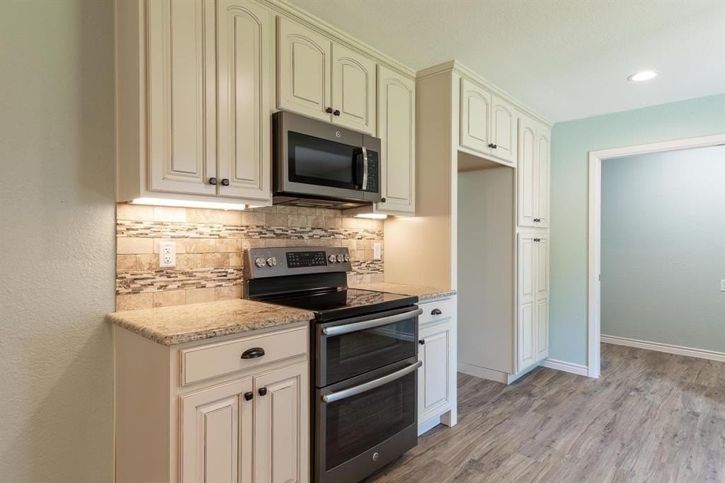 4609 Madella St - Photo 6 of 15