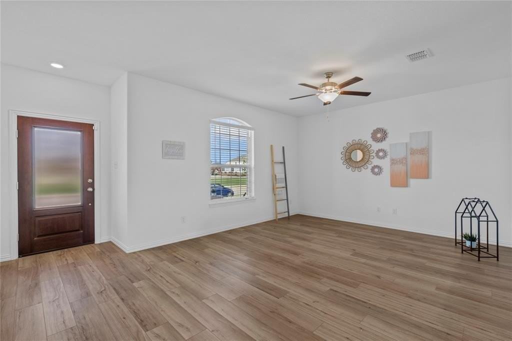 3028 Howerton Dr - Photo 3 of 29