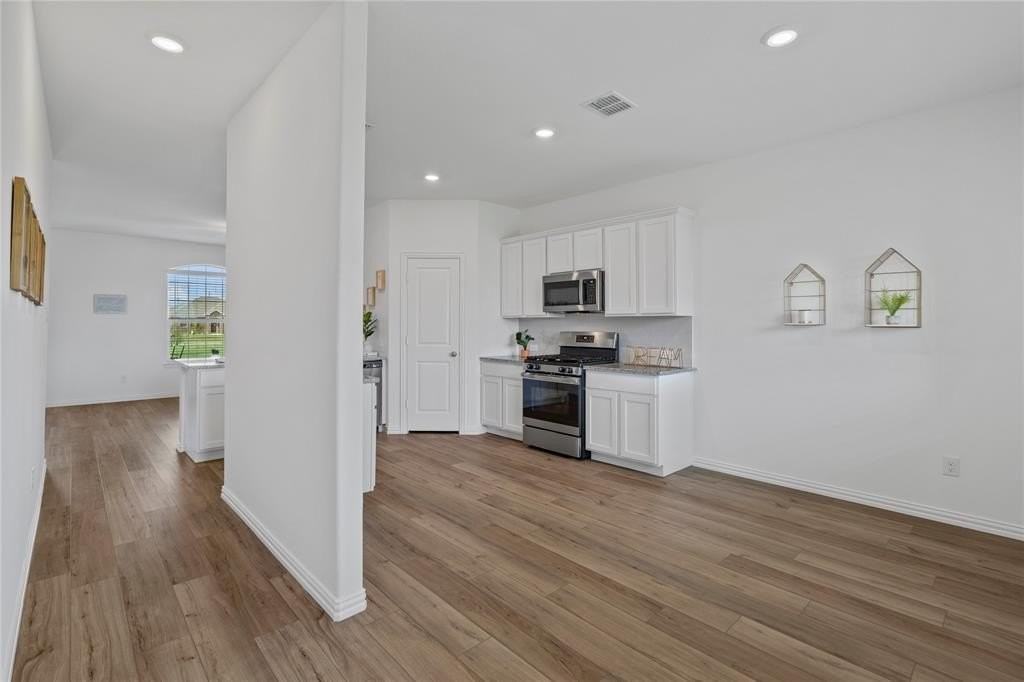 3028 Howerton Dr - Photo 4 of 29
