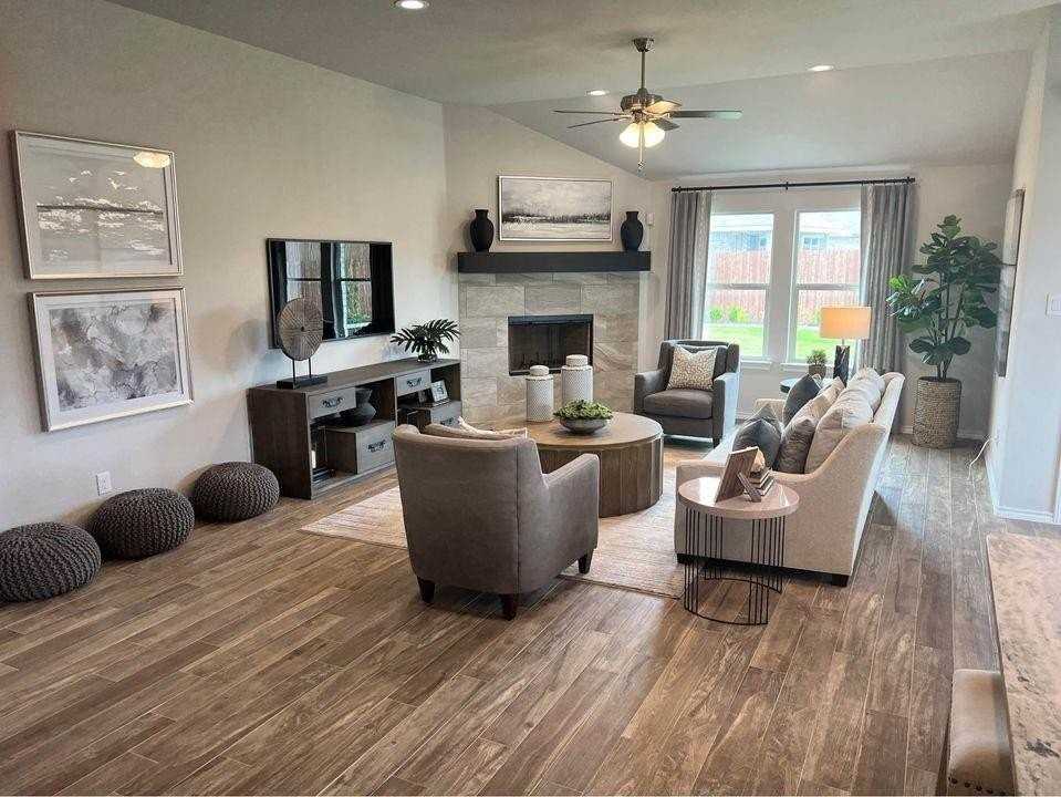 9808 Mescalbean Blvd
