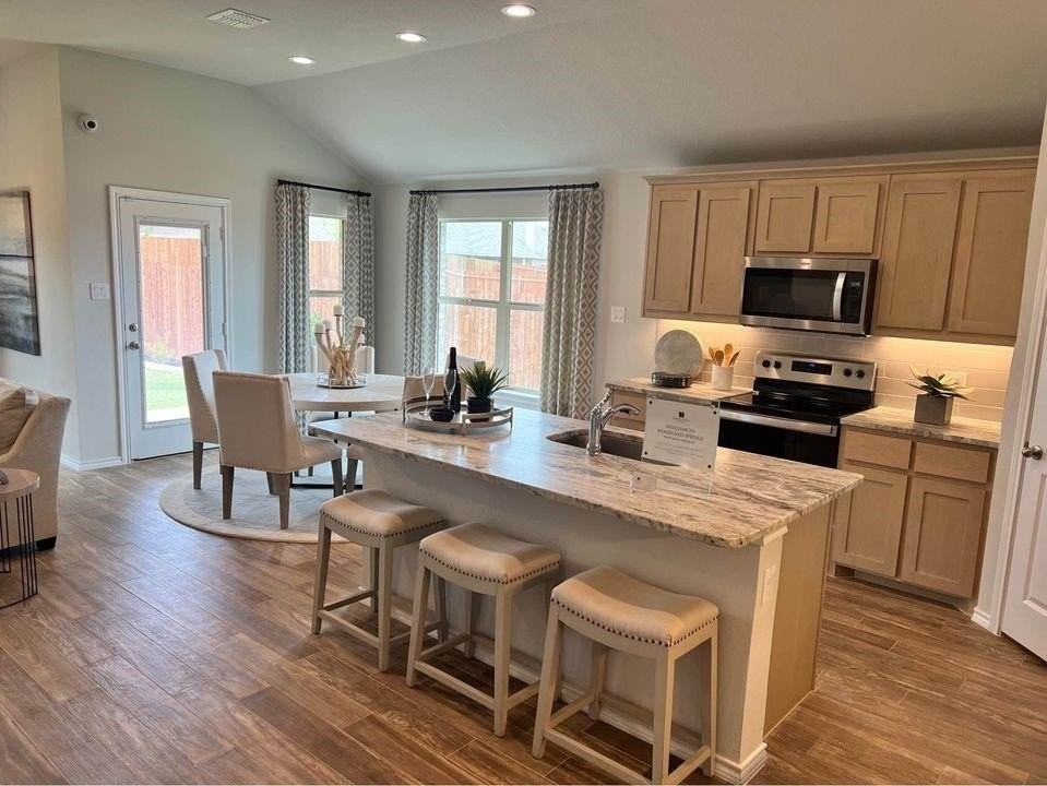 9808 Mescalbean Blvd - Photo 5 of 14