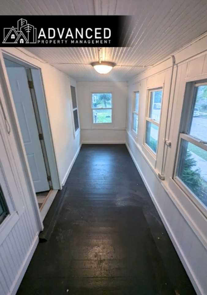 661 S 60th St - Photo 2 of 8