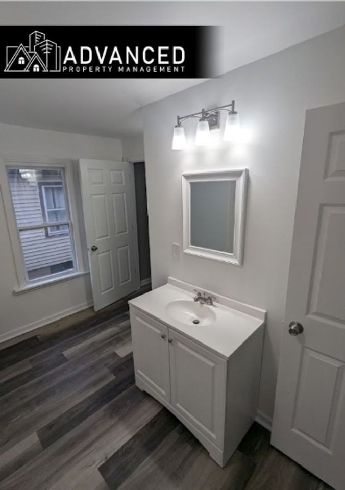 661 S 60th St - Photo 5 of 8