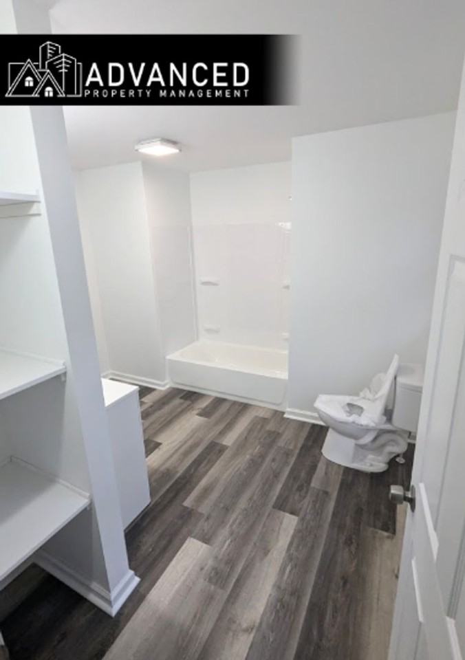 661 S 60th St - Photo 6 of 8