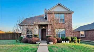featured image of 1214 E Oak St
