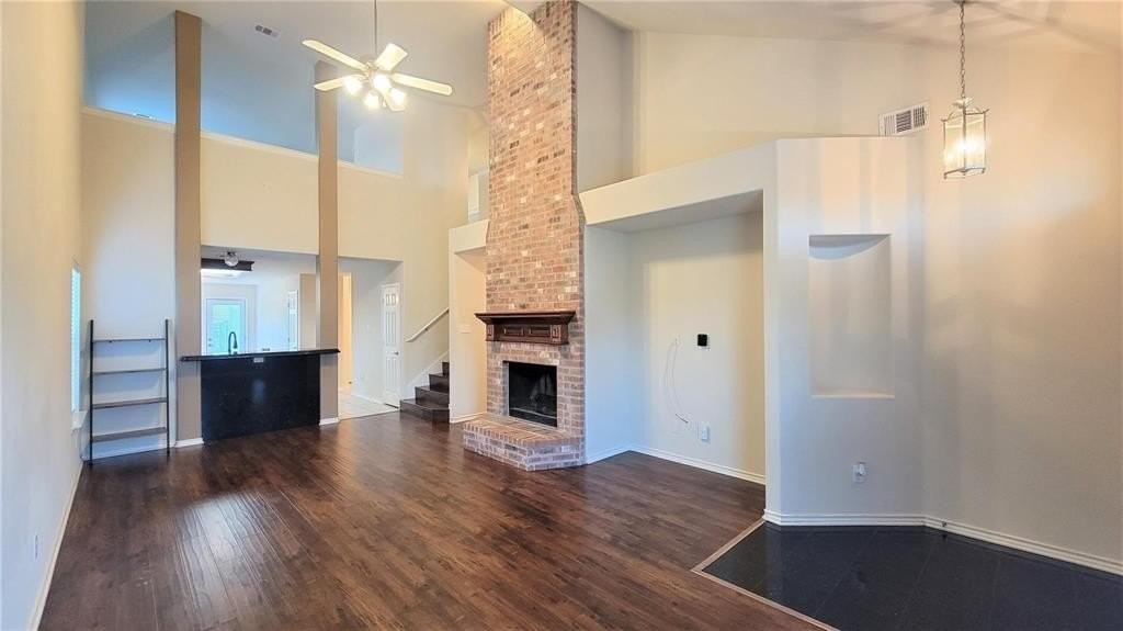 1214 E Oak St - Photo 4 of 26
