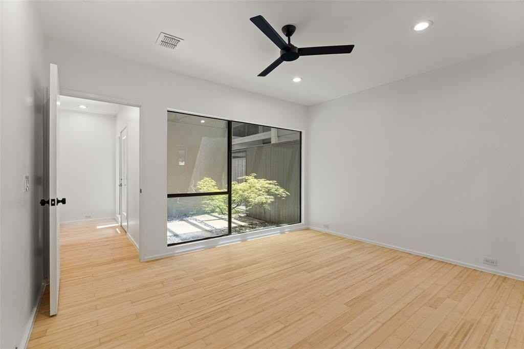 4230 Munger Ave #A - Photo 4 of 26