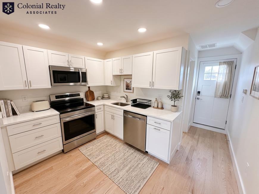 67 Elm St - Photo 3 of 10