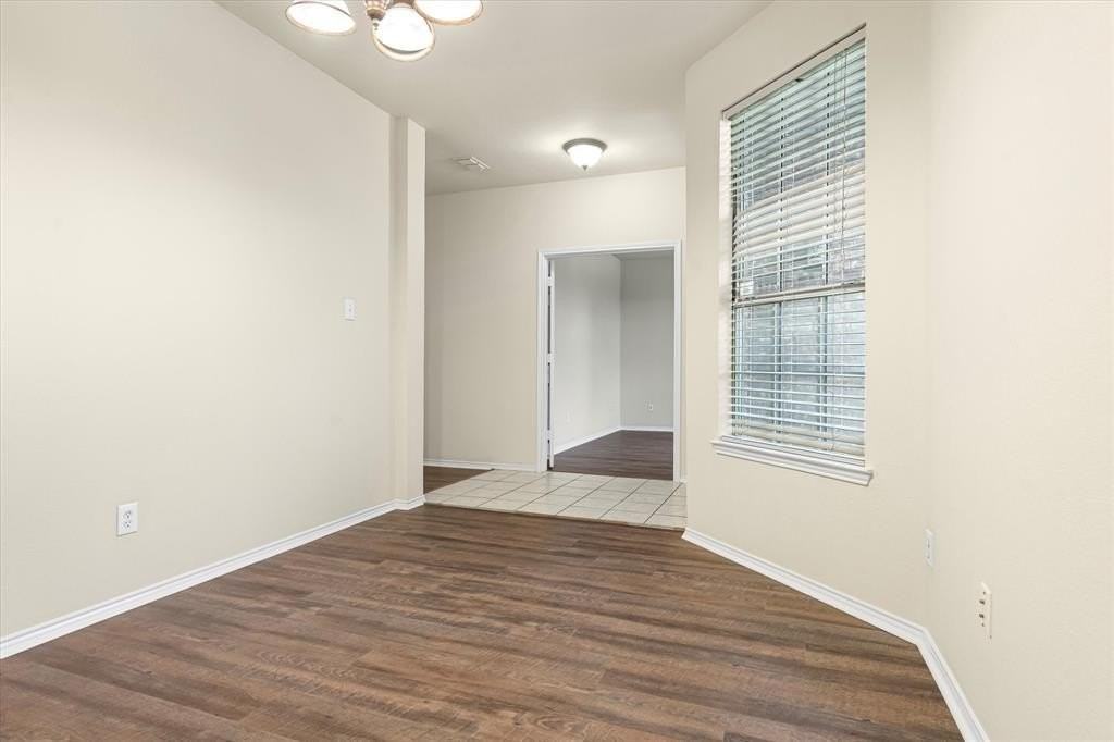 9612 Anns Way - Photo 5 of 27
