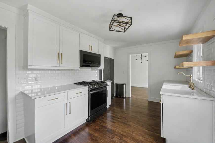 2352 Second Ave - Photo 2 of 10