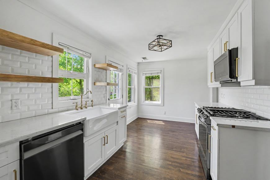 2352 Second Ave - Photo 3 of 10