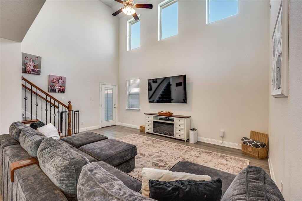 1645 Blakely Pl - Photo 6 of 26