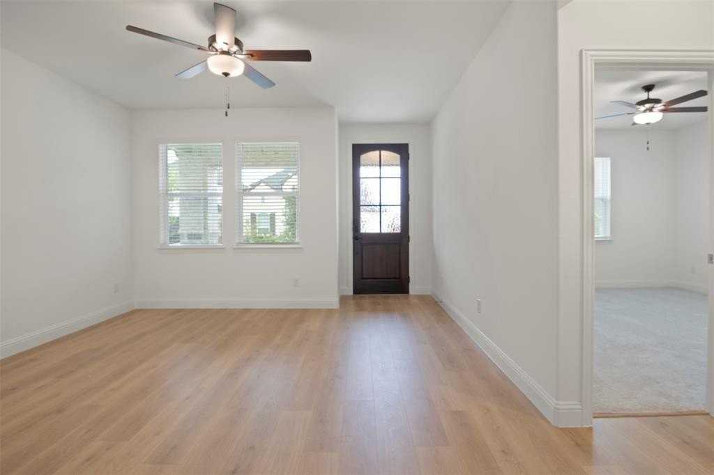 121 Tornillo Dr - Photo 4 of 30