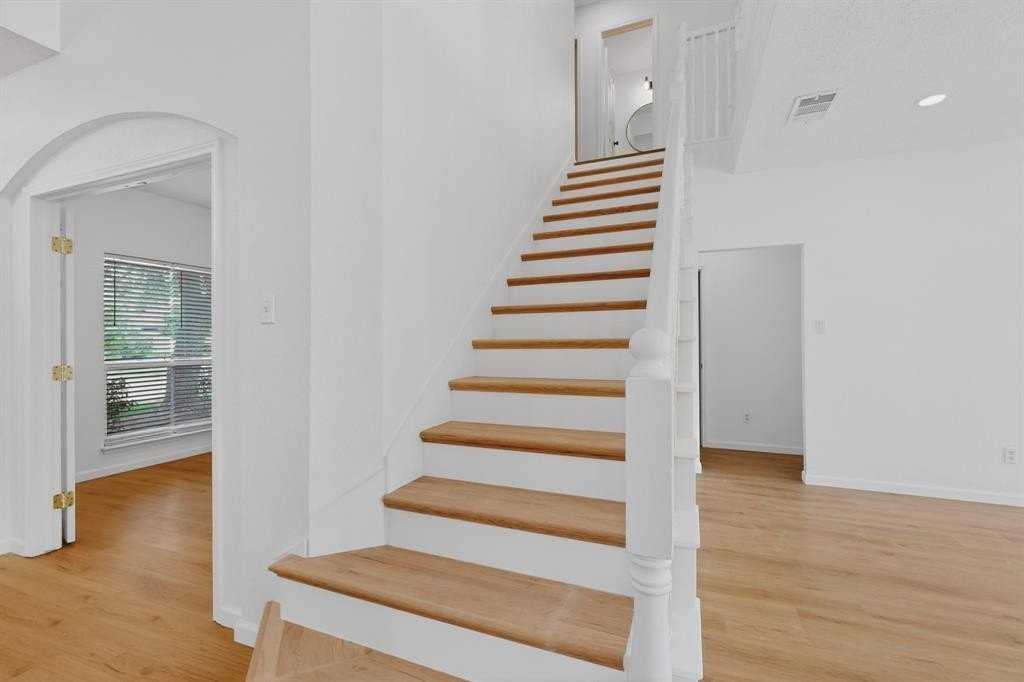 7807 Kristina Dr - Photo 5 of 33