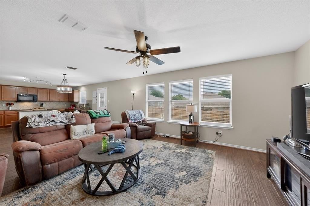 2435 Castle Pines Dr - Photo 5 of 27