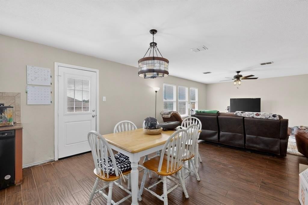 2435 Castle Pines Dr - Photo 6 of 27