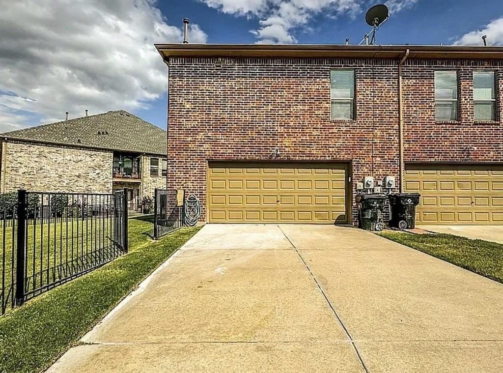 6712 Pistoia Dr - Photo 2 of 38