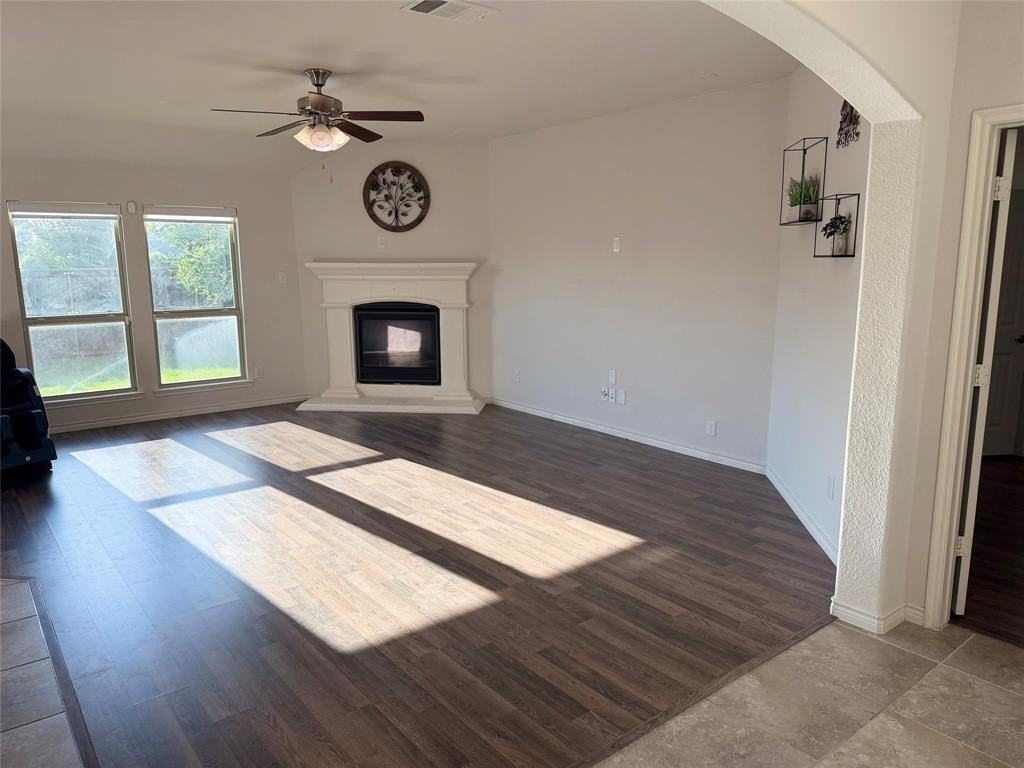 916 Laredo Ct - Photo 5 of 20