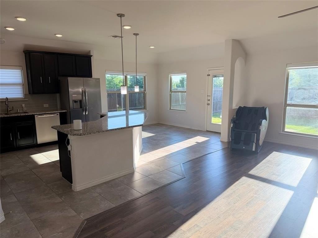 916 Laredo Ct - Photo 7 of 20