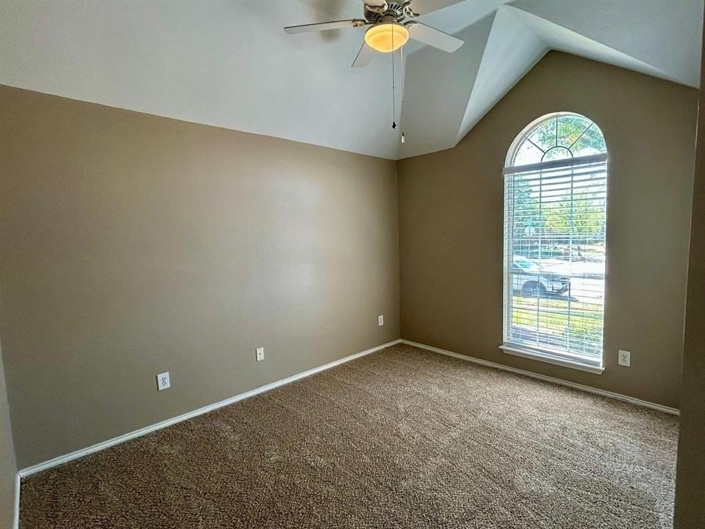 7928 Hazeltine Dr - Photo 2 of 12