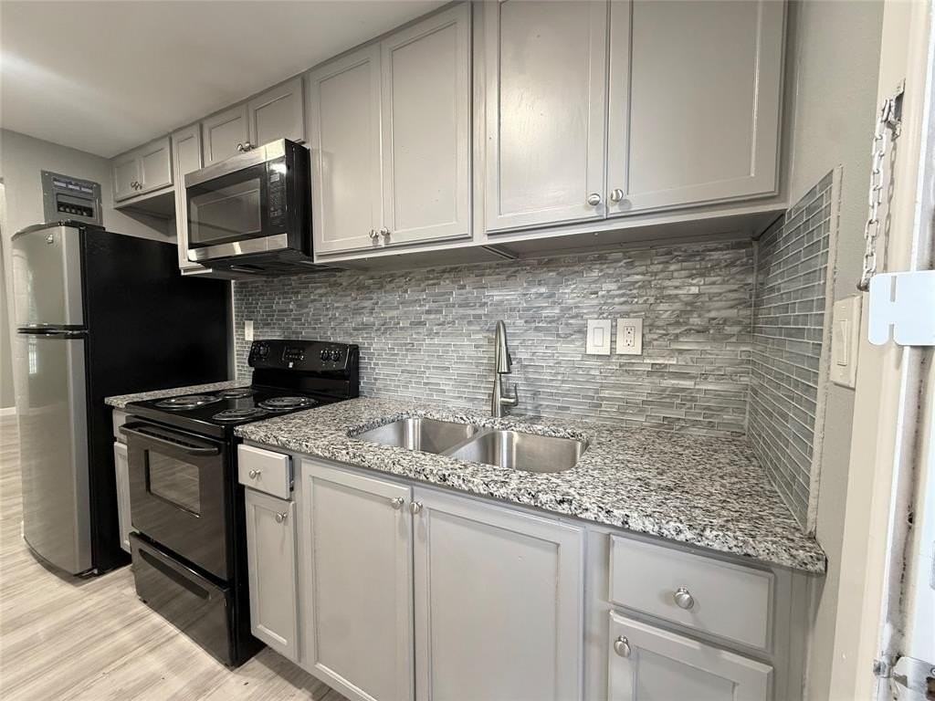 1420 E 6th St #D - Photo 2 of 13