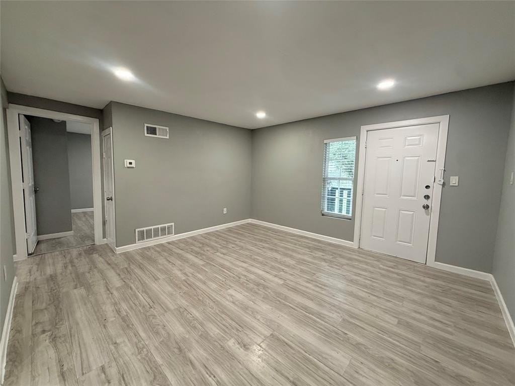 1420 E 6th St #D - Photo 4 of 13
