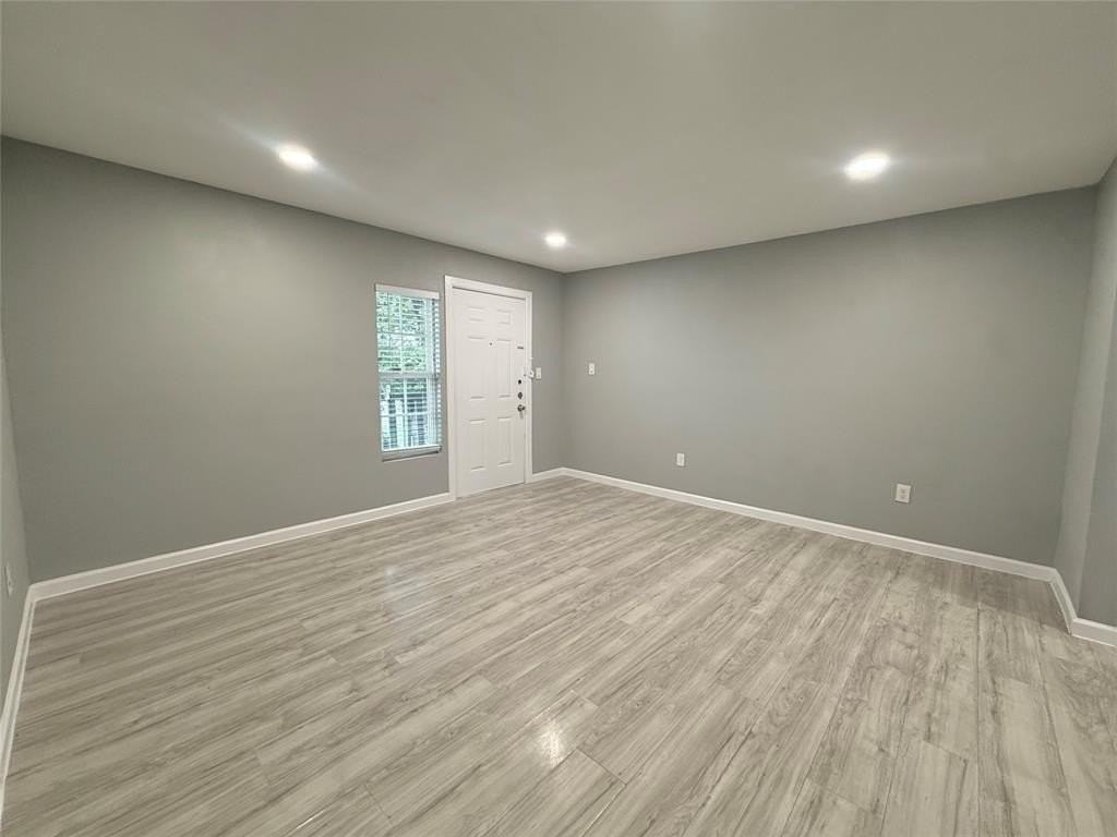 1420 E 6th St #D - Photo 5 of 13