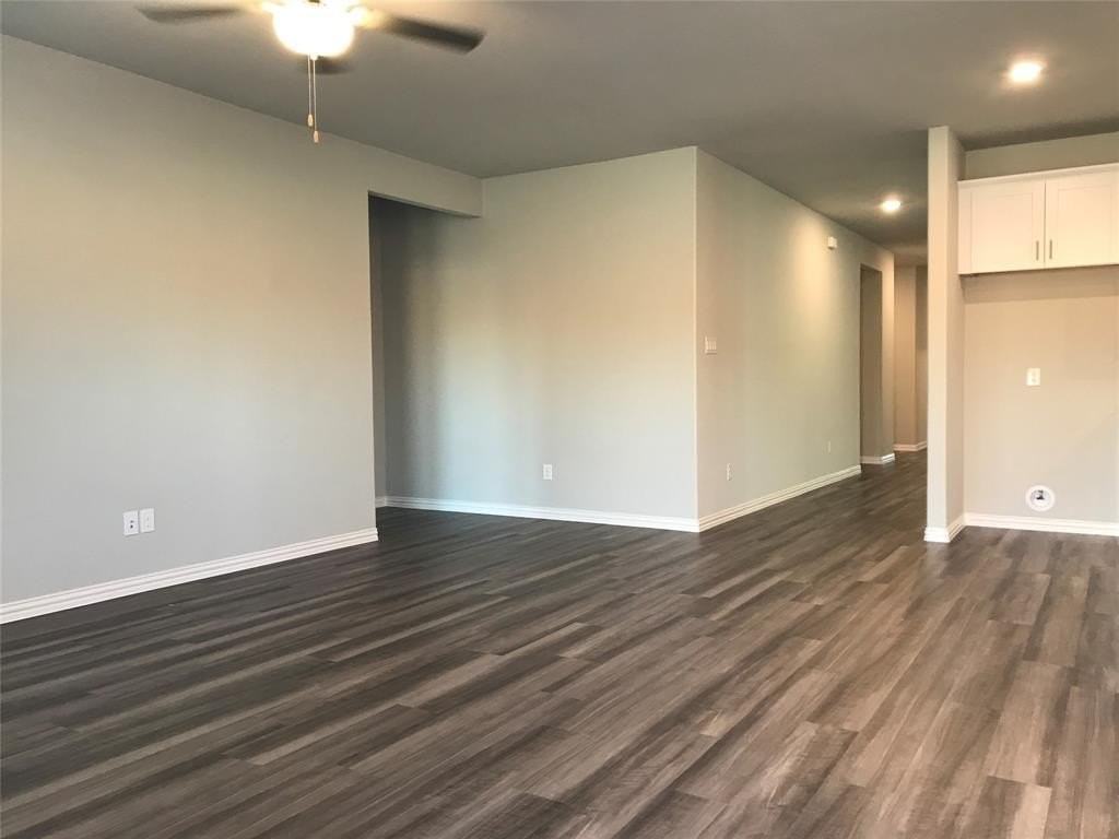 1806 Canyon Ln - Photo 6 of 20