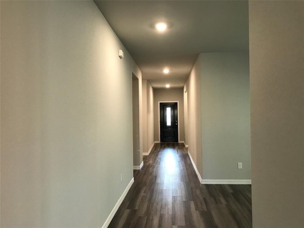 1806 Canyon Ln - Photo 7 of 20