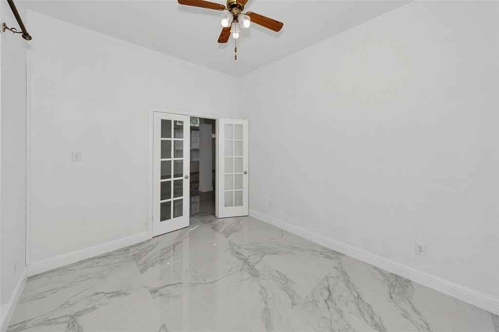 9872 Bradford Grove Dr - Photo 2 of 39