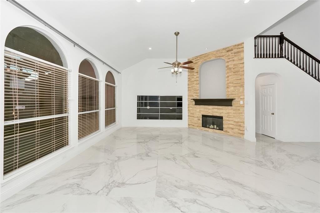 9872 Bradford Grove Dr - Photo 6 of 39