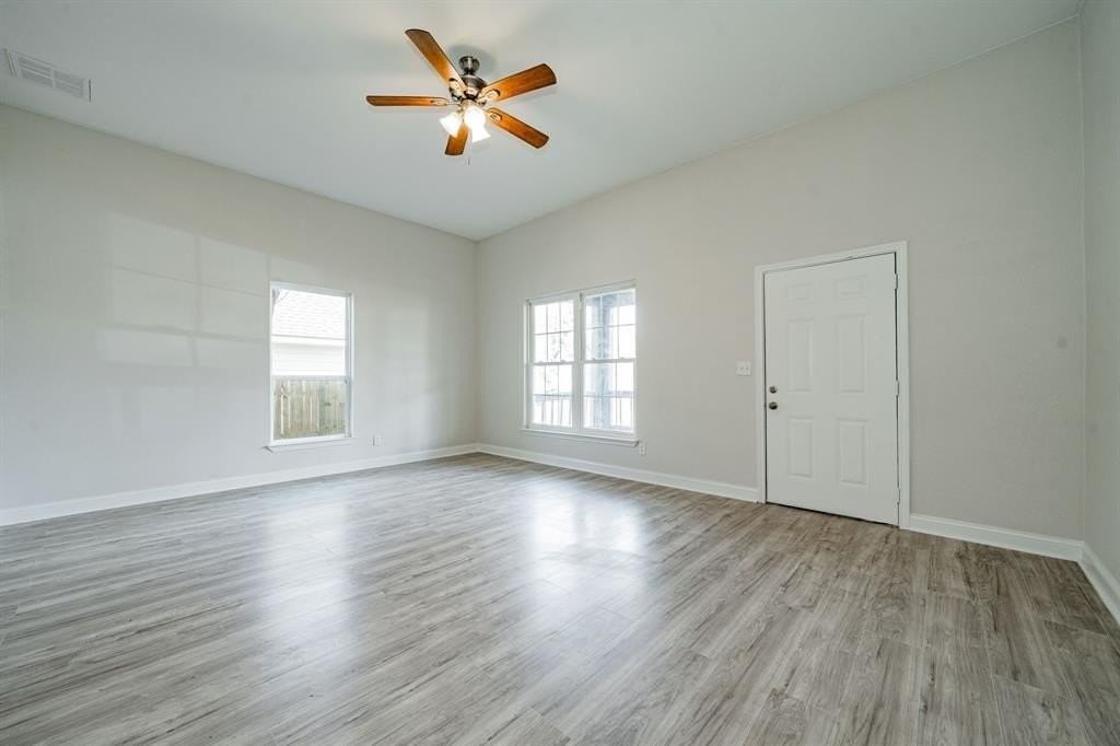3419 Washington St - Photo 5 of 29
