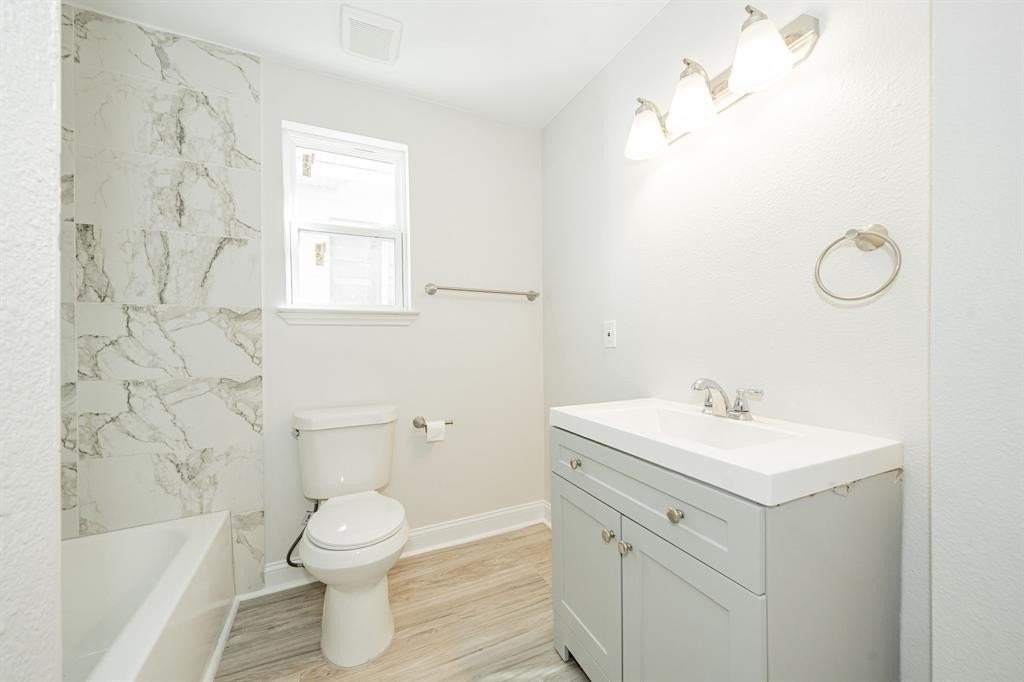 3419 Washington St - Photo 7 of 29