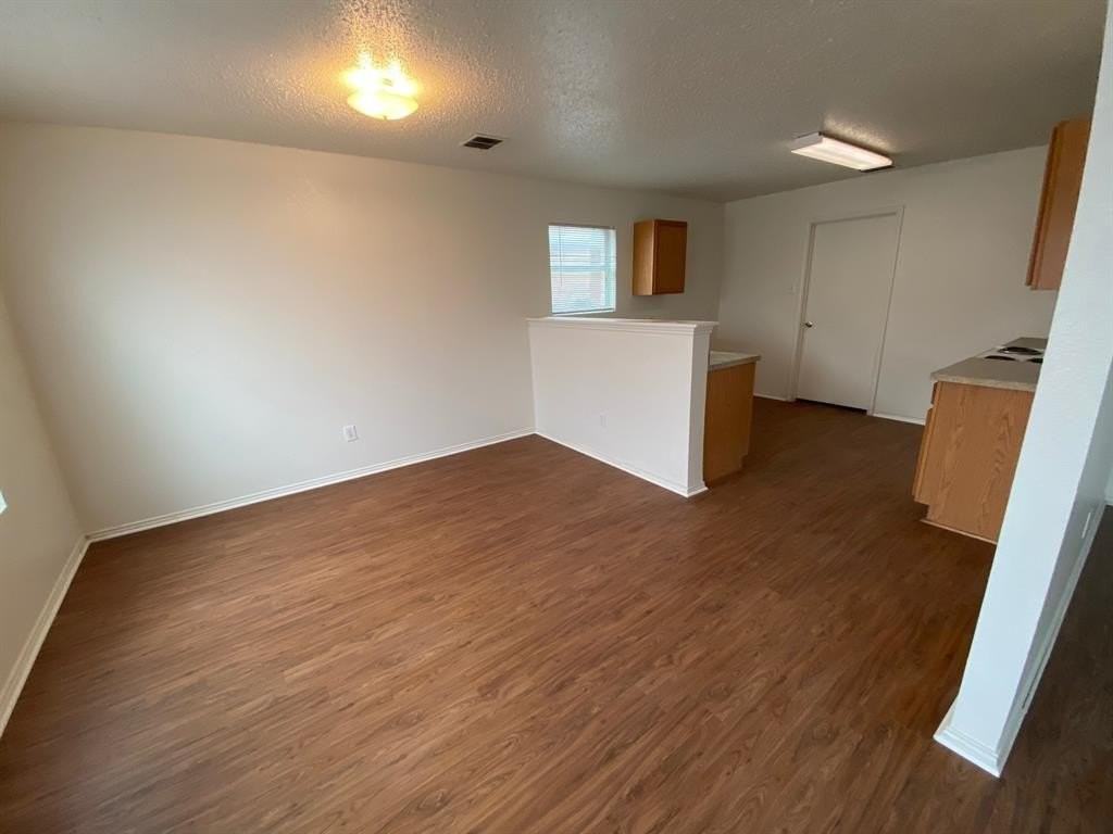 5008 Waterford Dr - Photo 4 of 25