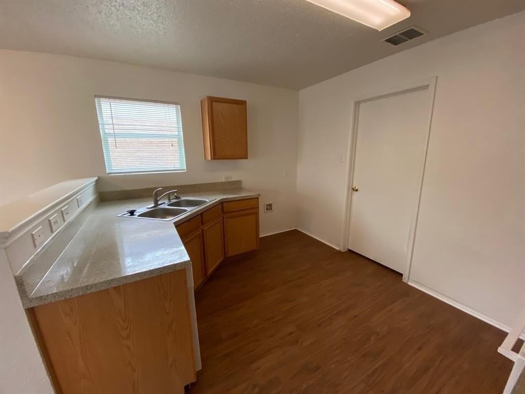 5008 Waterford Dr - Photo 6 of 25