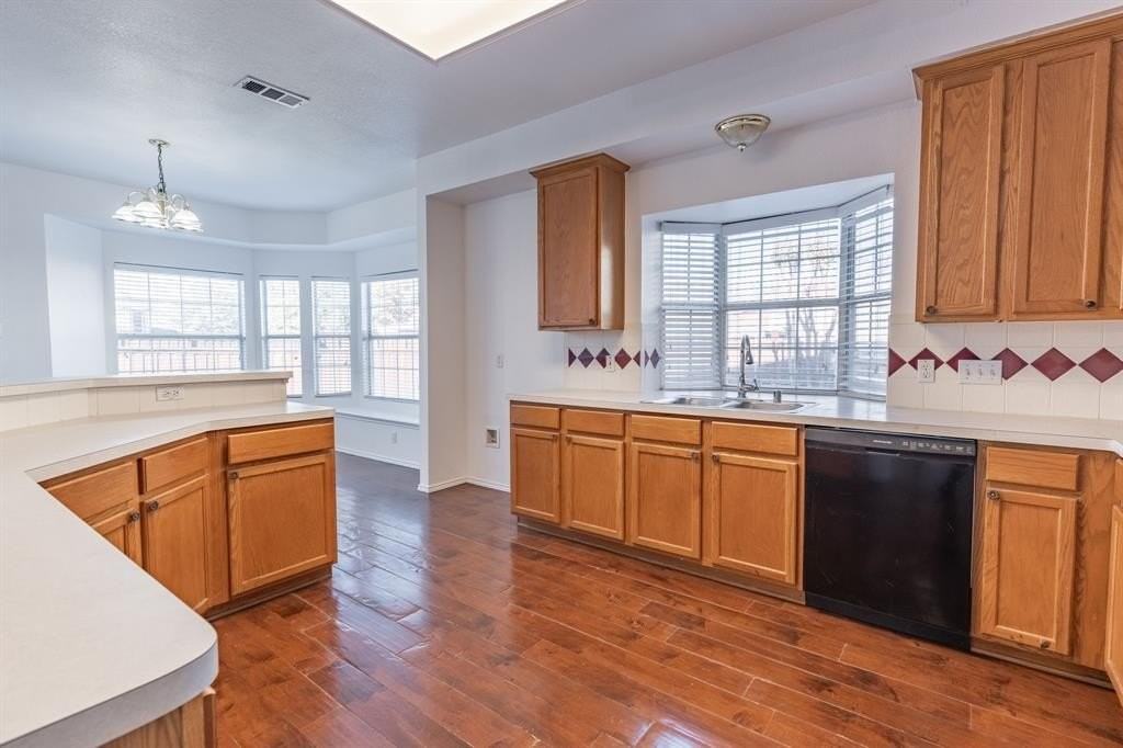 5021 Goldenrod Dr - Photo 5 of 29