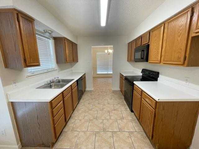 5800 Stone Meadow Ln - Photo 7 of 23