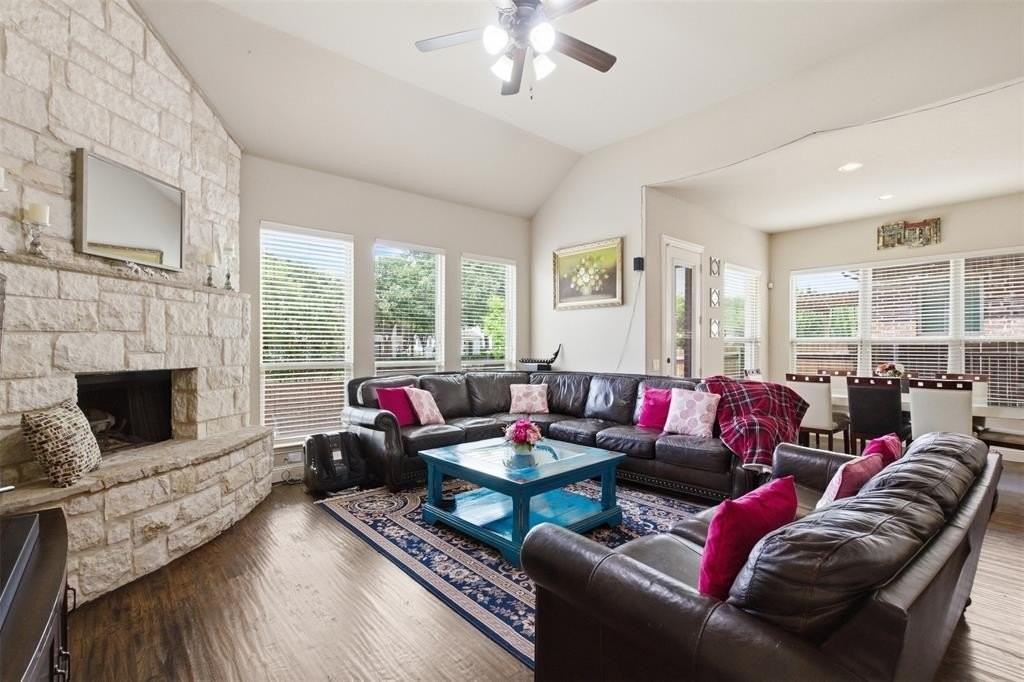 2304 Lynbridge Cir - Photo 7 of 36