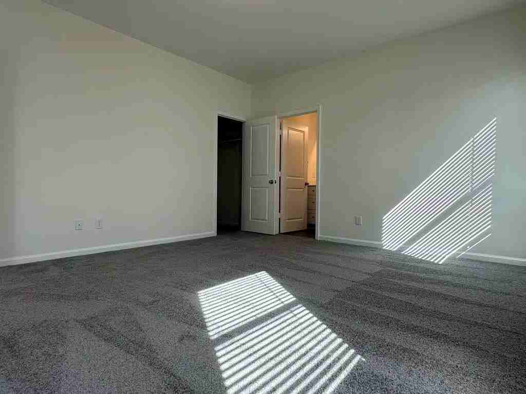 1819 Chapel Hill Rd - Photo 2 of 19