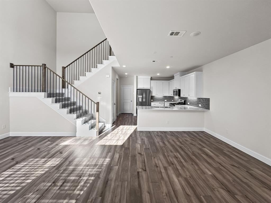 8876 Samara St - Photo 3 of 28