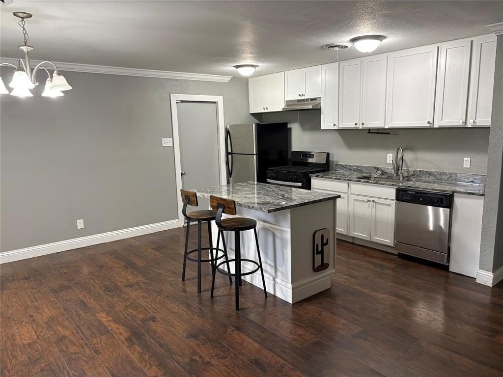 12404 Sunland St - Photo 3 of 17