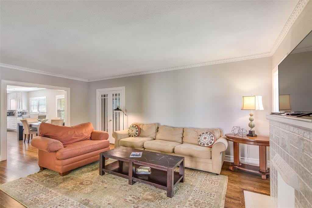 5902 Velasco Ave - Photo 4 of 20
