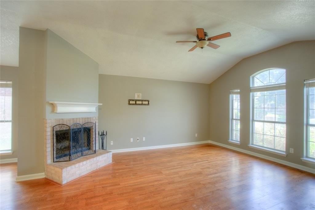 5733 Vandalia Trl - Photo 3 of 21
