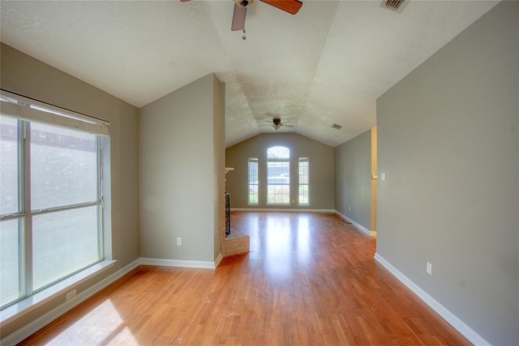 5733 Vandalia Trl - Photo 4 of 21