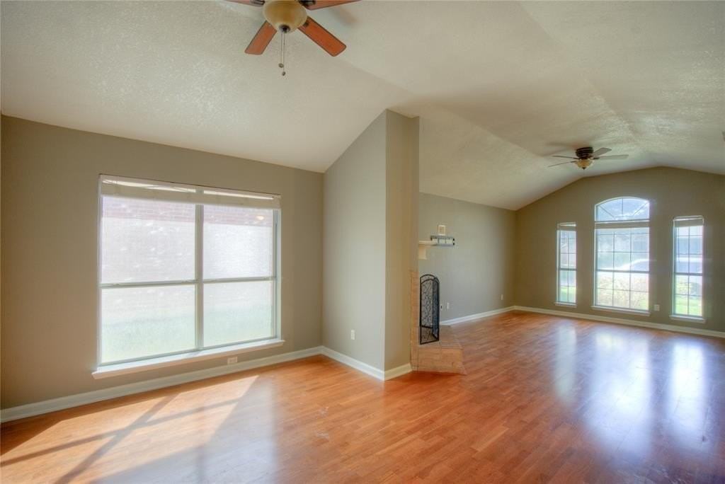 5733 Vandalia Trl - Photo 5 of 21