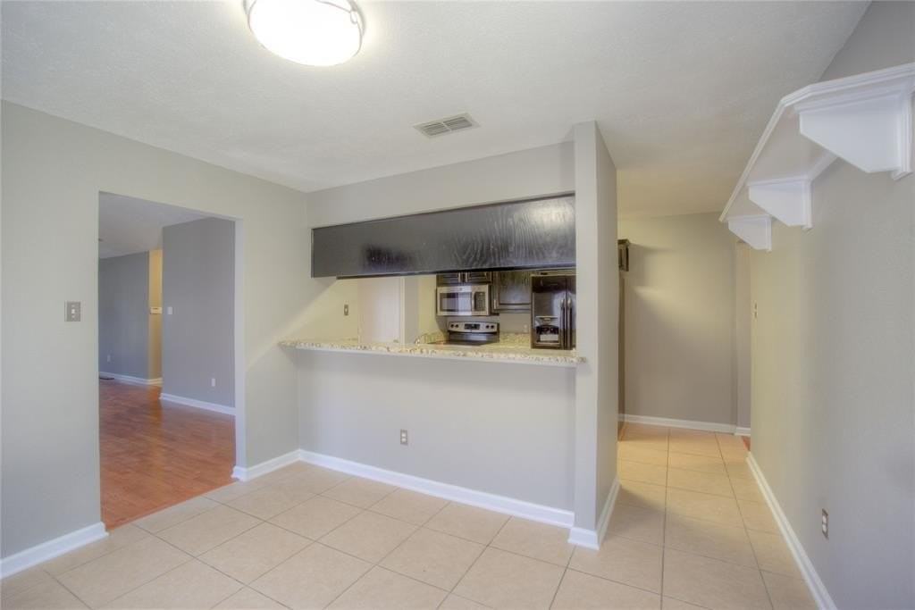 5733 Vandalia Trl - Photo 7 of 21