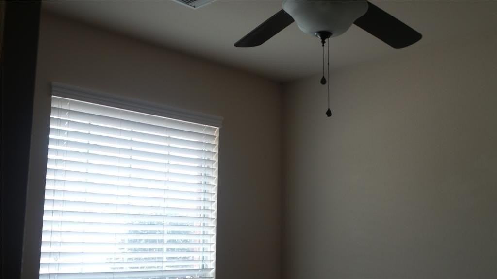 7105 Sugarplum Dr - Photo 3 of 21