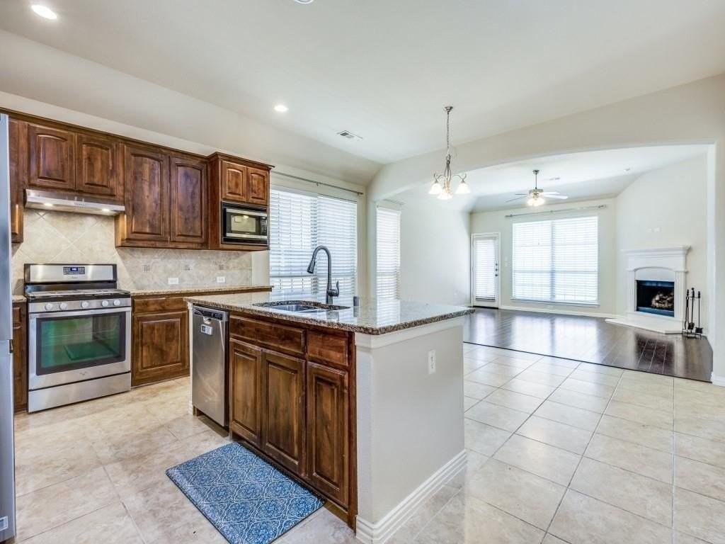 2712 Cole Castle Dr - Photo 5 of 12
