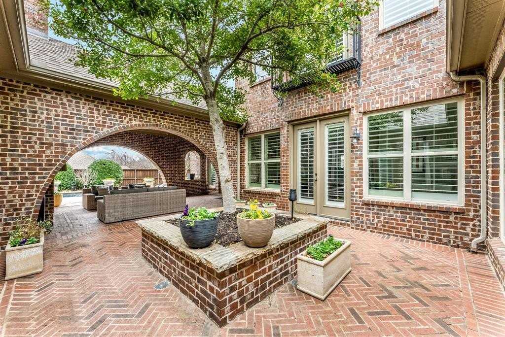 4001 Arches Ln - Photo 4 of 40
